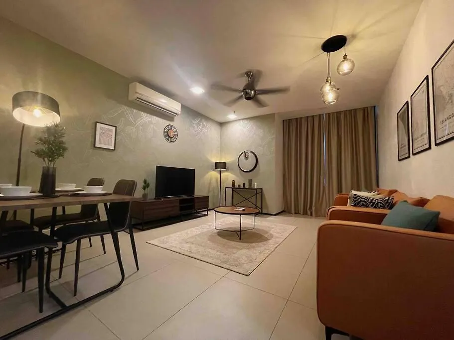 New Arcoris Mont Kiara Huge Balcony For 8 Pax 2 Bedroom -Garden- Kuala Lumpur