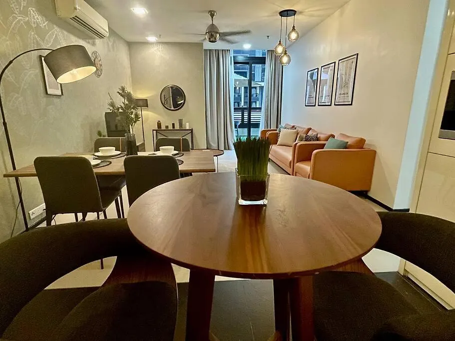 Apartment New Arcoris Mont Kiara Huge Balcony For 8 Pax 2 Bedroom -Garden- Kuala Lumpur