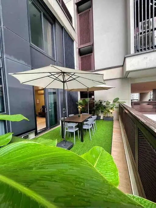 Apartment New Arcoris Mont Kiara Huge Balcony For 8 Pax 2 Bedroom -Garden- Kuala Lumpur