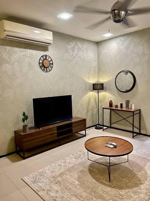 New Arcoris Mont Kiara Huge Balcony For 8 Pax 2 Bedroom -Garden- Kuala Lumpur