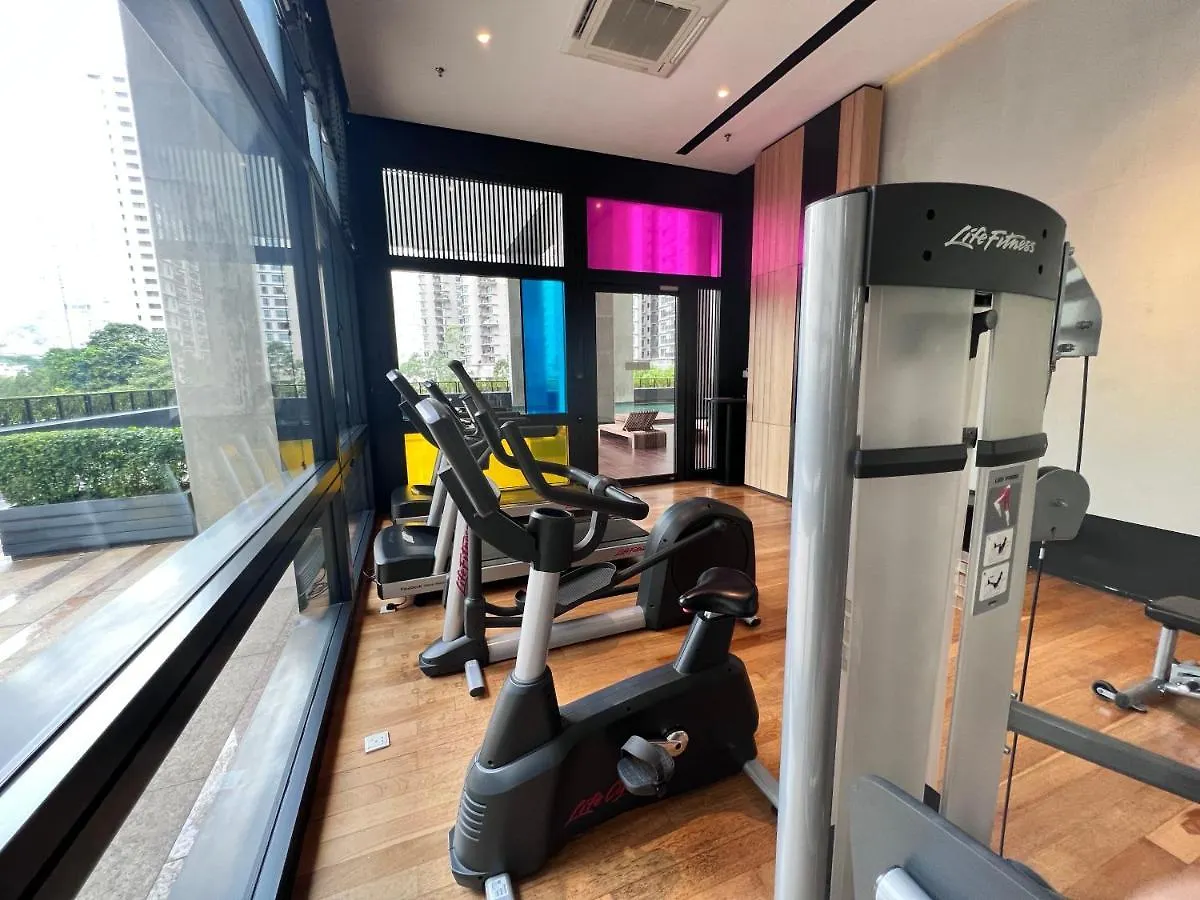Apartment New Arcoris Mont Kiara Huge Balcony For 8 Pax 2 Bedroom -Garden- Kuala Lumpur